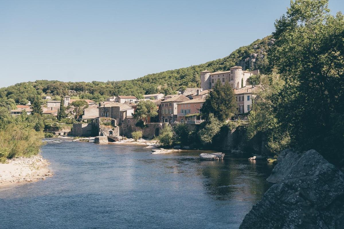 Roulottes Et Cabanes De Saint Cerice 보귀에 외부 사진