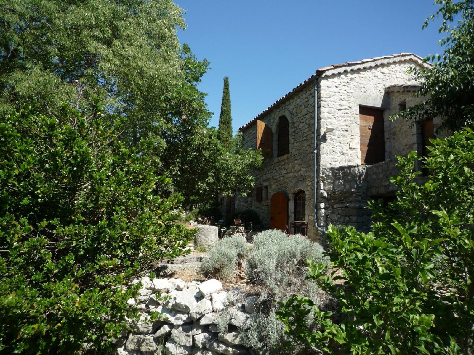 Roulottes Et Cabanes De Saint Cerice 보귀에 외부 사진