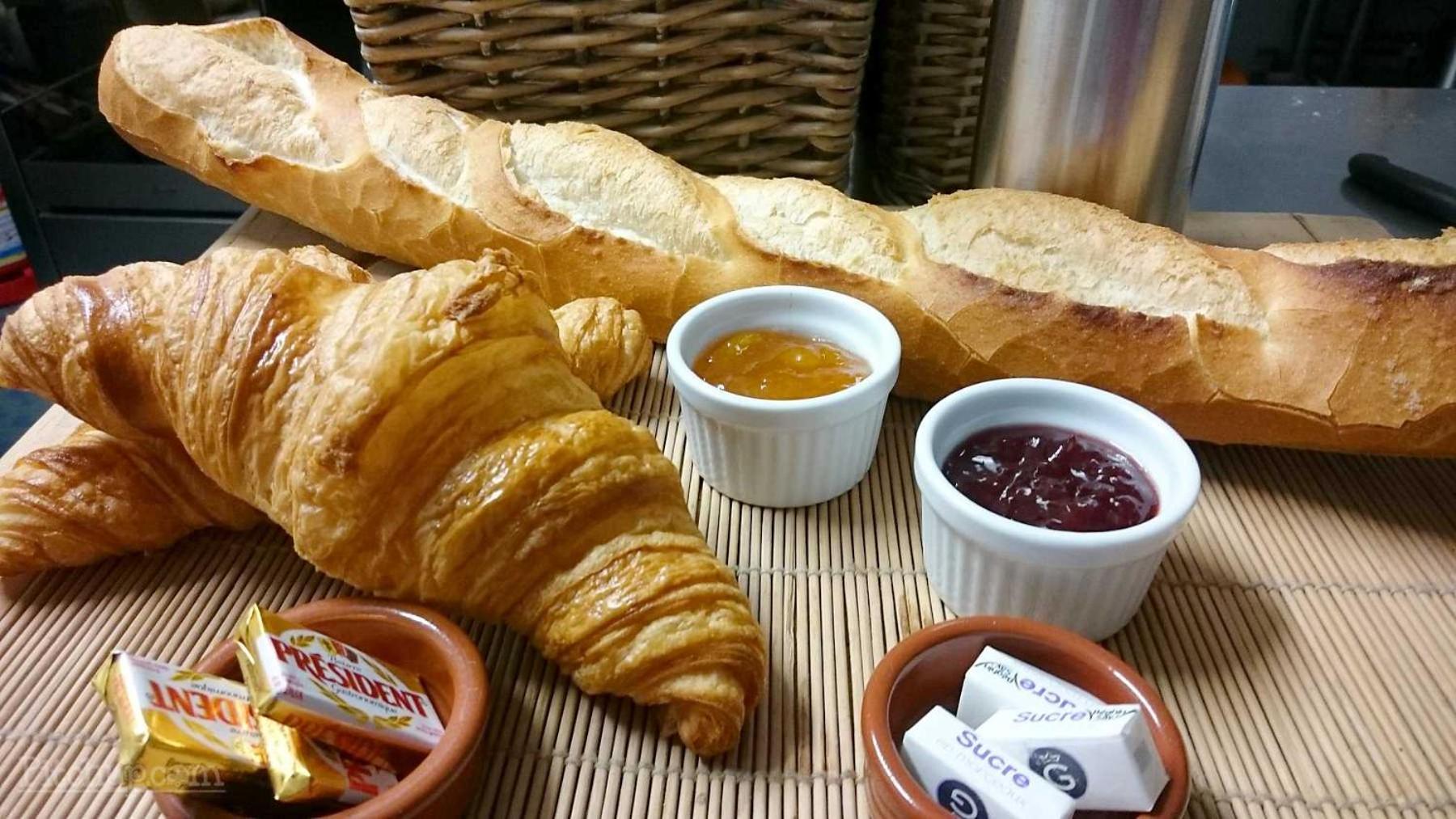 Roulottes Et Cabanes De Saint Cerice 보귀에 외부 사진